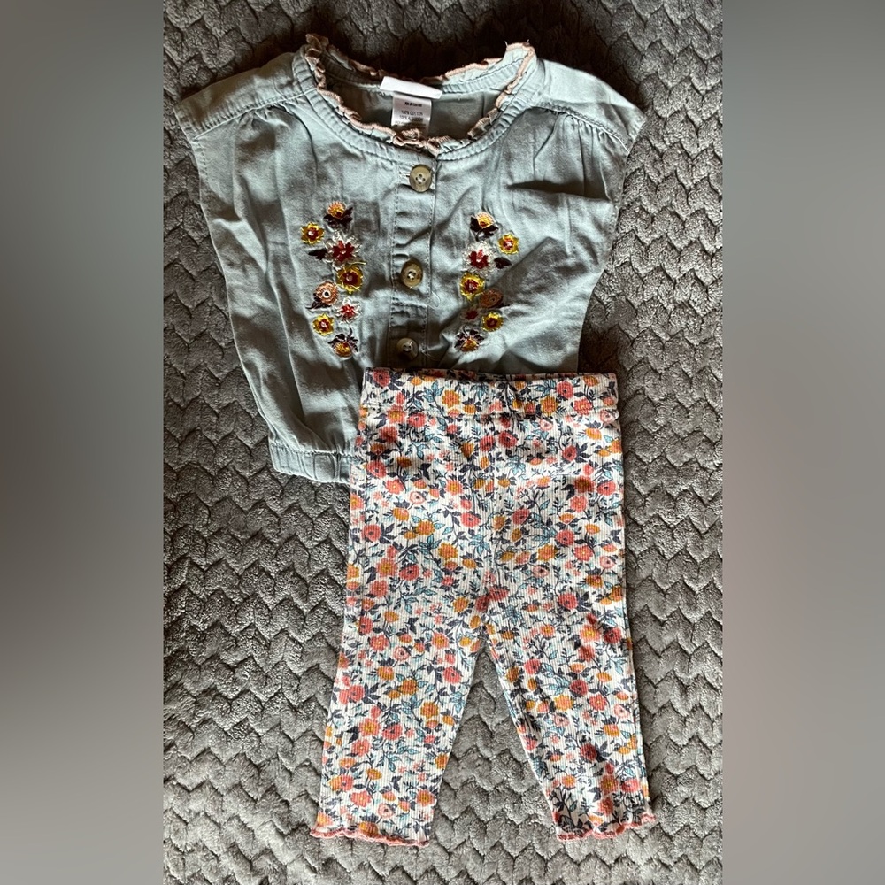 Daisy Fuentes Baby Girl Outfit – Embroidered Top & Floral Leggings (12M)